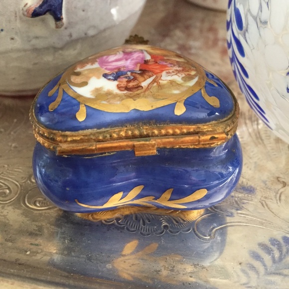 Limoges Heart Blue & Gold Lovers Pill / Ring Box - Picture 3 of 6